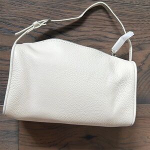 The 90s bag in white - pebbled leather - brand new!
